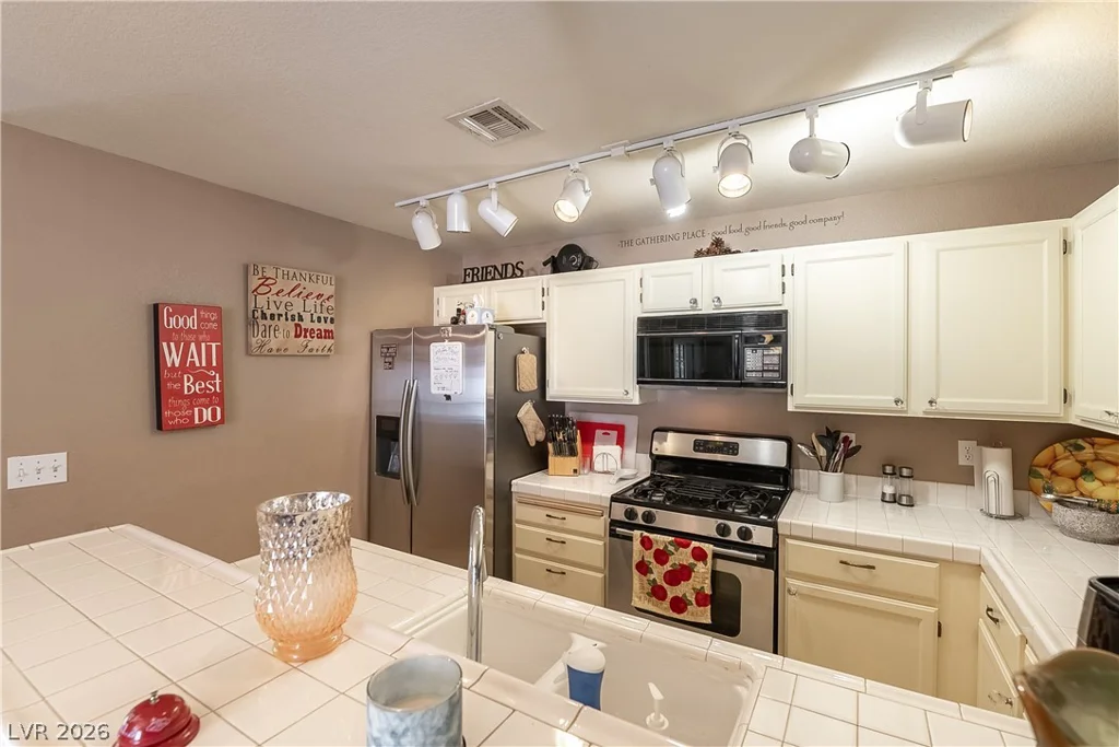 8452 Boseck, Las Vegas, NV 89145
