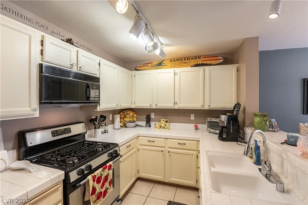 8452 Boseck, Las Vegas, NV 89145
