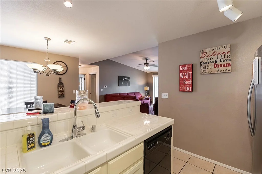 8452 Boseck, Las Vegas, NV 89145