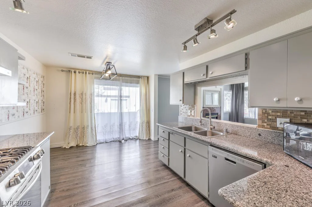 4029 Castle Cove, Las Vegas, NV 89108