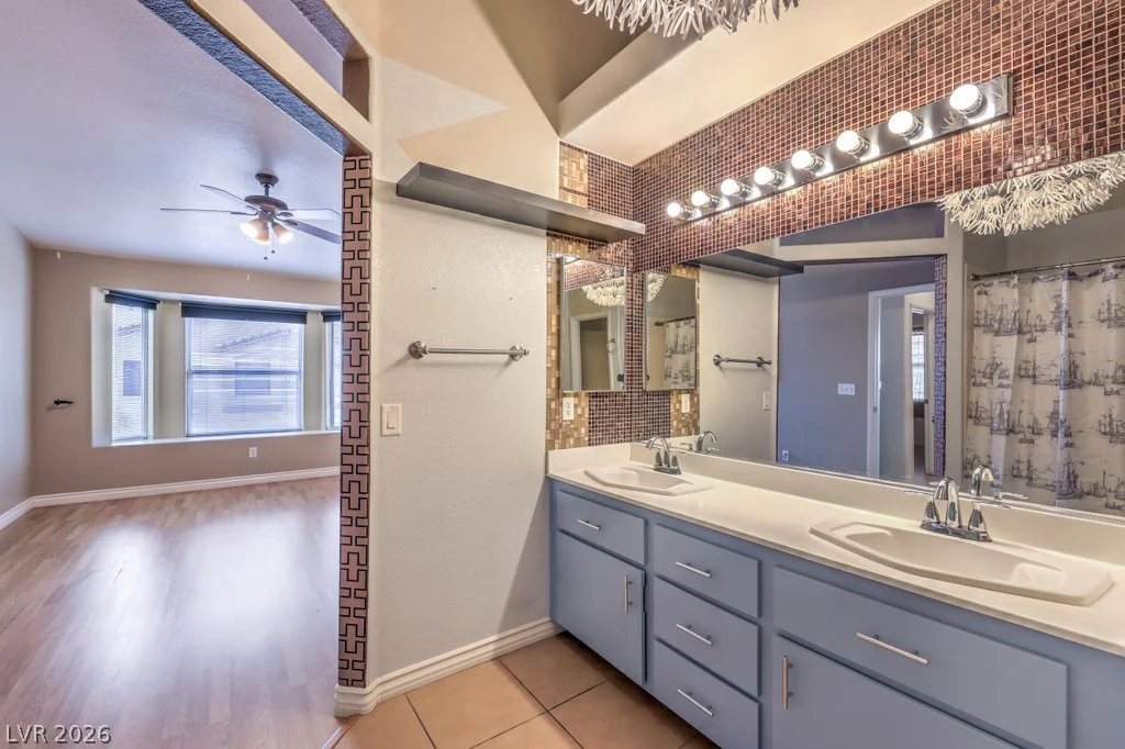 4029 Castle Cove, Las Vegas, NV 89108