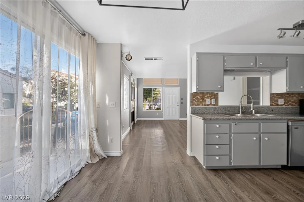 4029 Castle Cove, Las Vegas, NV 89108