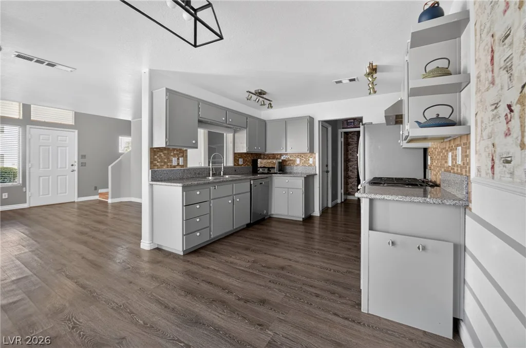 4029 Castle Cove, Las Vegas, NV 89108
