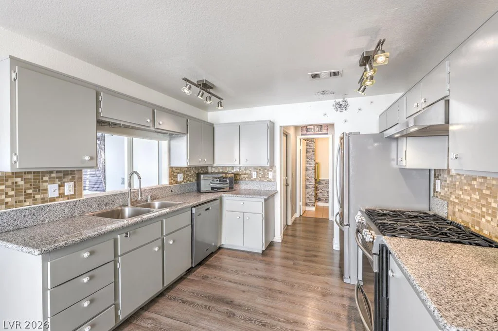4029 Castle Cove, Las Vegas, NV 89108