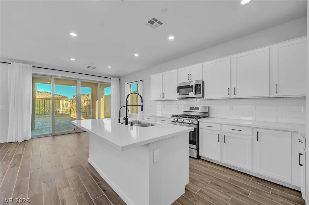 2408 Switchback Valley, Las Vegas, NV 89138
