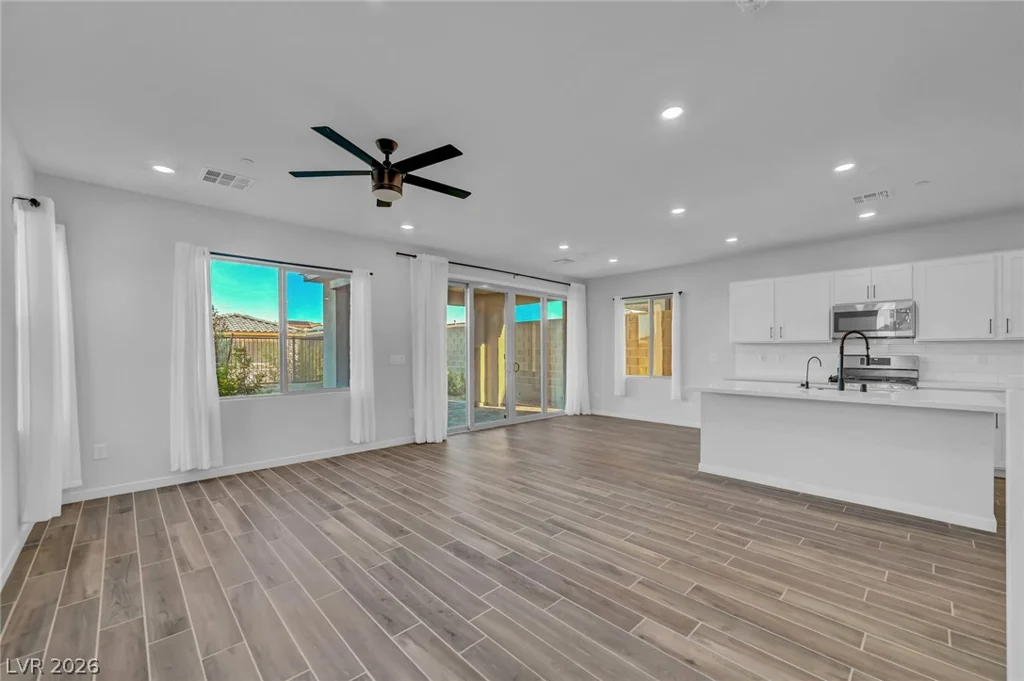 2408 Switchback Valley, Las Vegas, NV 89138