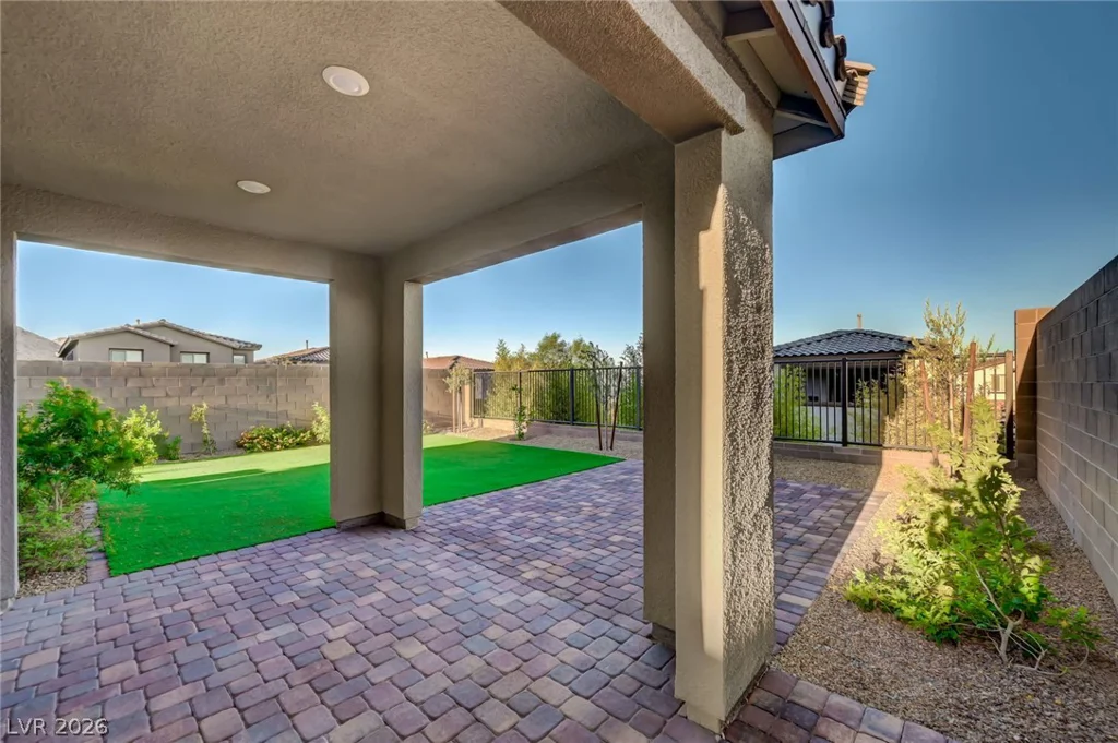 2408 Switchback Valley, Las Vegas, NV 89138