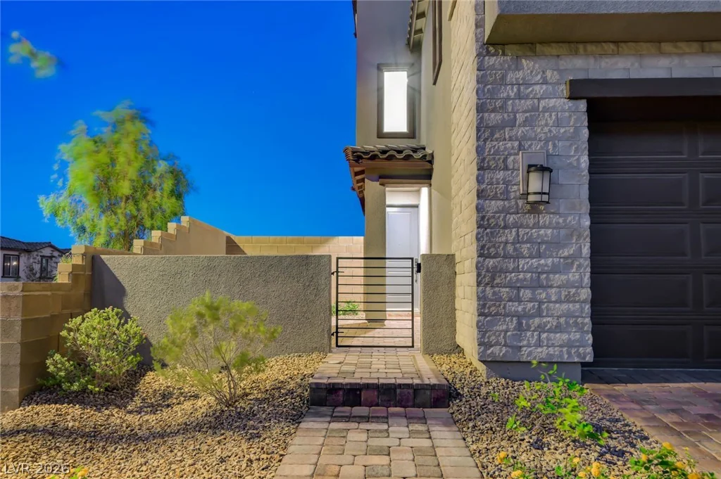 2408 Switchback Valley, Las Vegas, NV 89138