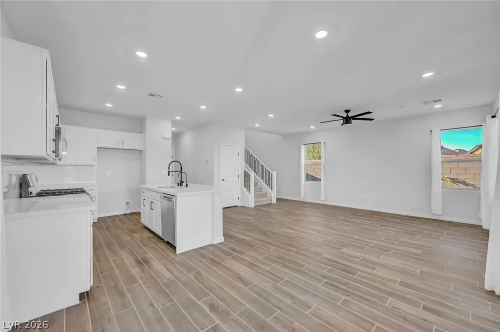 2408 Switchback Valley, Las Vegas, NV 89138