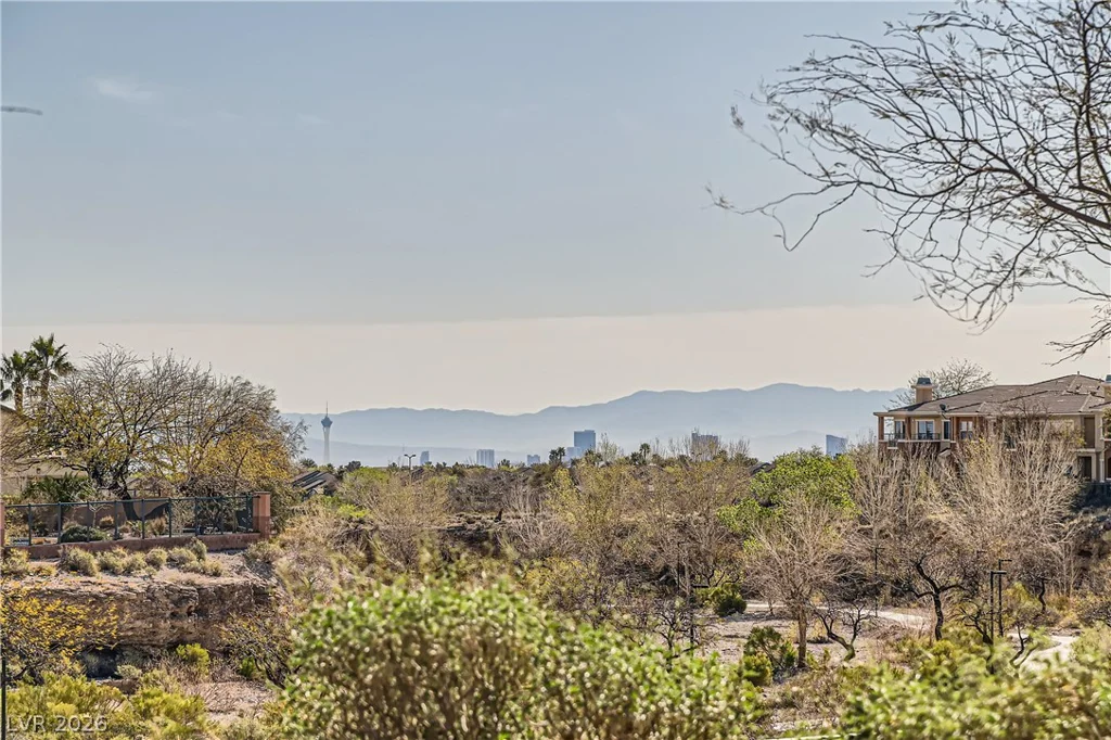 10800 Amber Ridge, Las Vegas, NV 89144