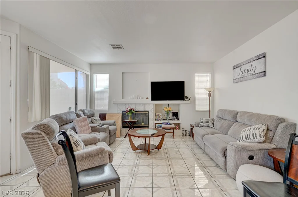 1069 Coral Desert, Las Vegas, NV 89123