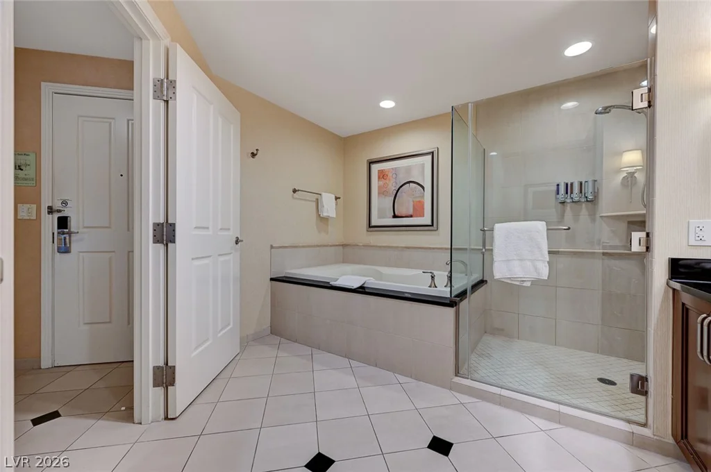145 Harmon, Las Vegas, NV 89109