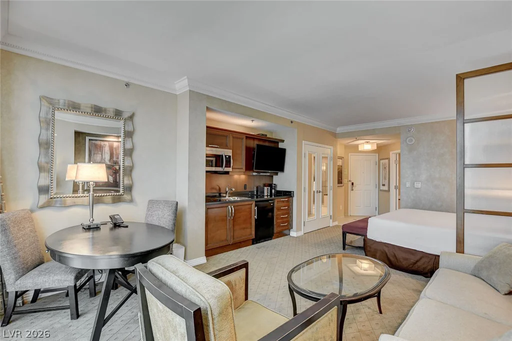 145 Harmon, Las Vegas, NV 89109