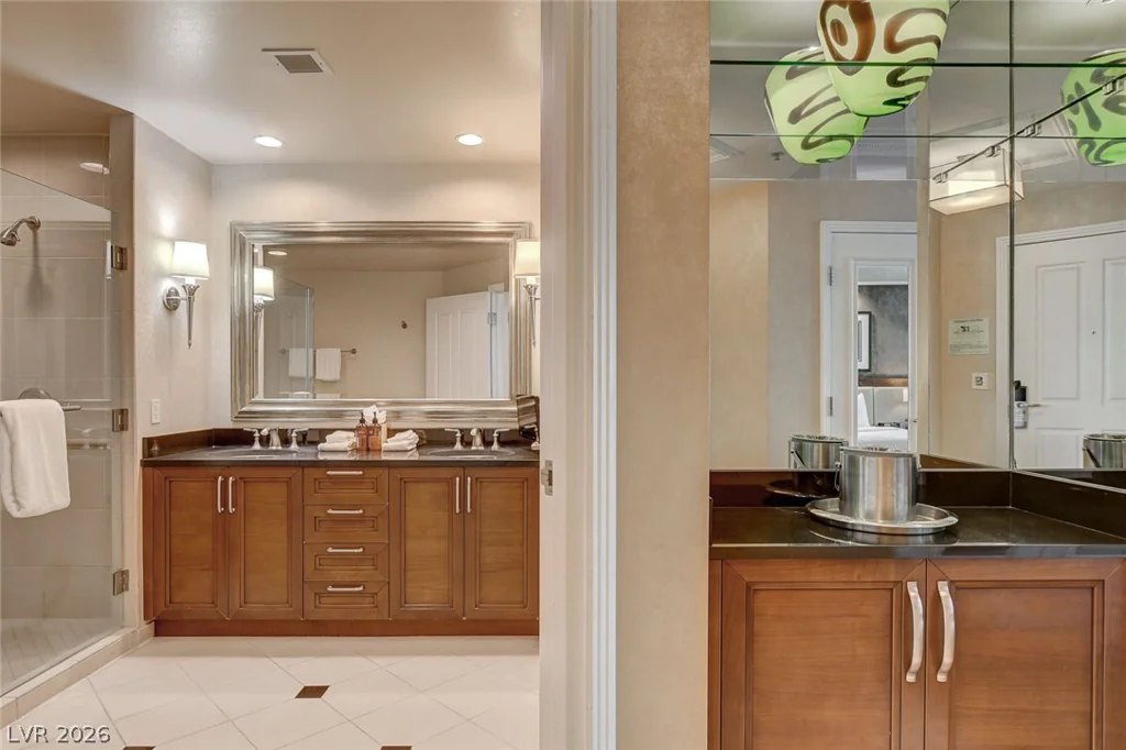 145 Harmon, Las Vegas, NV 89109