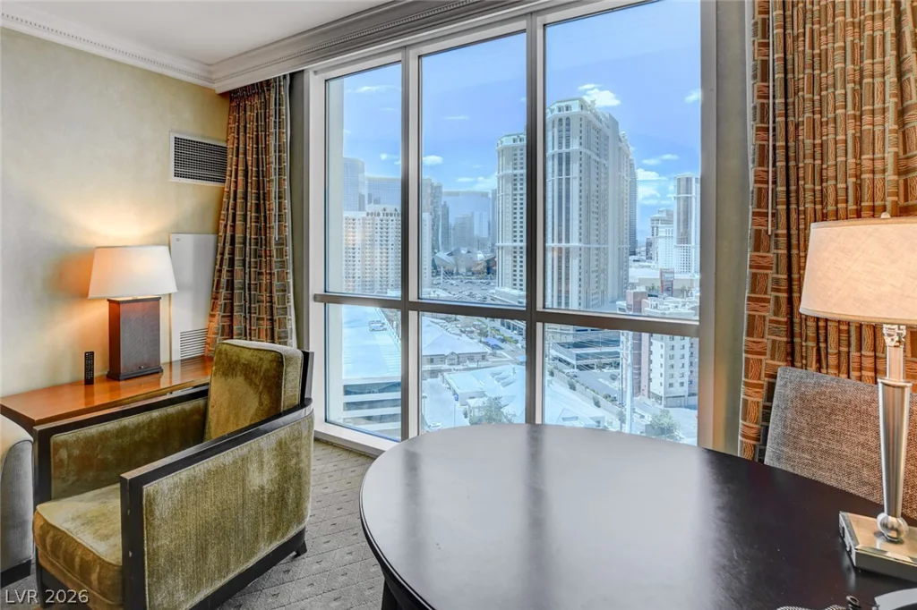 145 Harmon, Las Vegas, NV 89109