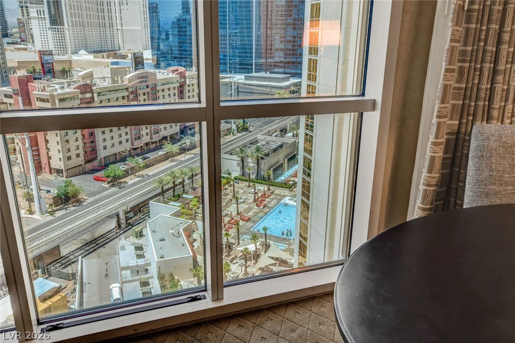 145 Harmon, Las Vegas, NV 89109