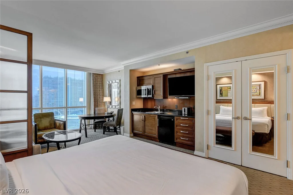 145 Harmon, Las Vegas, NV 89109