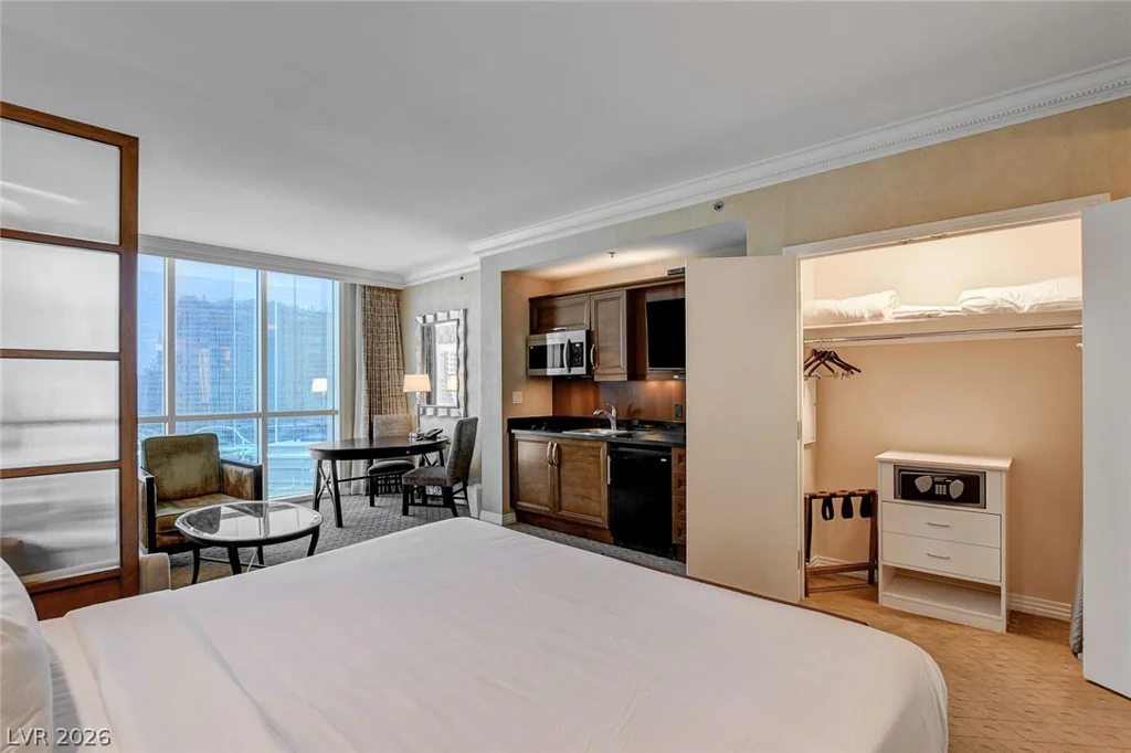 145 Harmon, Las Vegas, NV 89109
