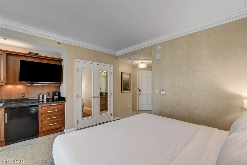 145 Harmon, Las Vegas, NV 89109
