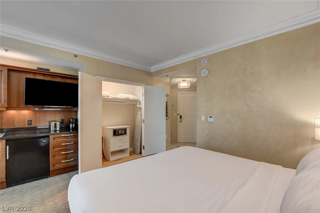 145 Harmon, Las Vegas, NV 89109