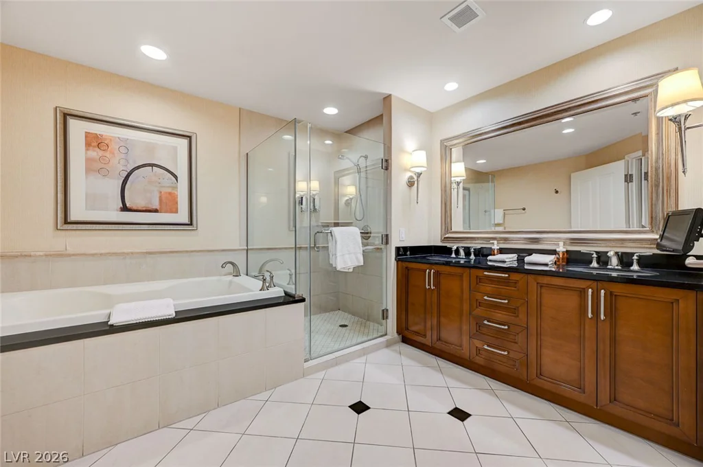 145 Harmon, Las Vegas, NV 89109