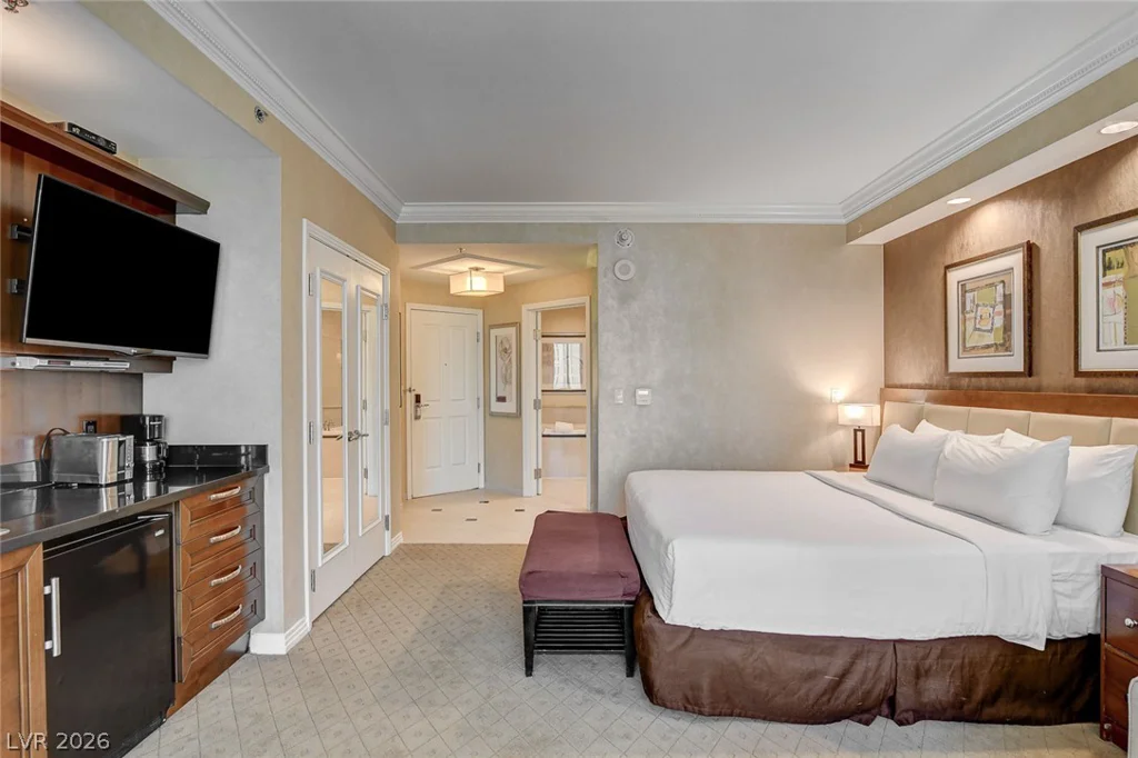 145 Harmon, Las Vegas, NV 89109
