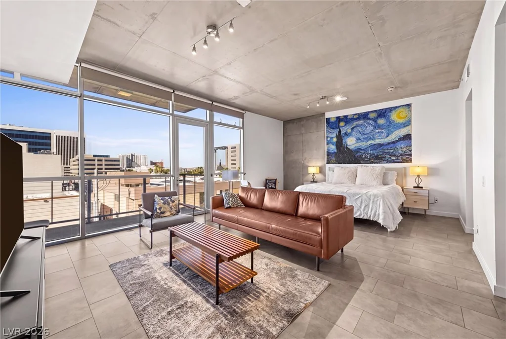 353 Bonneville, Las Vegas, NV 89101