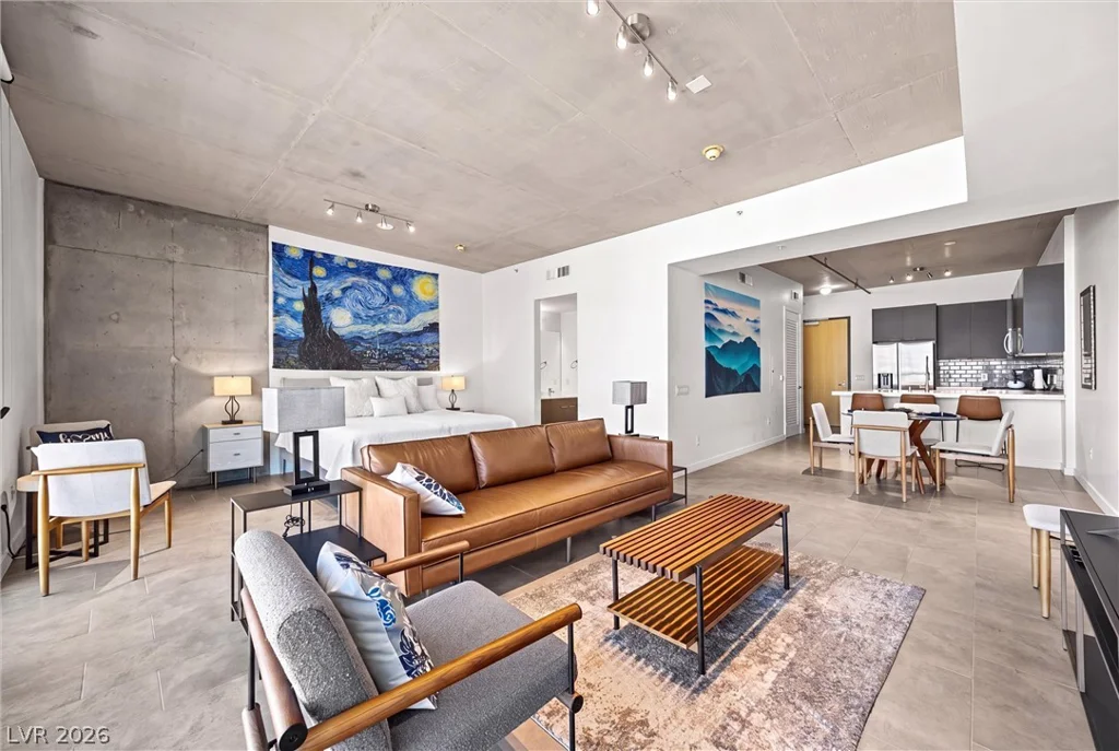 353 Bonneville, Las Vegas, NV 89101