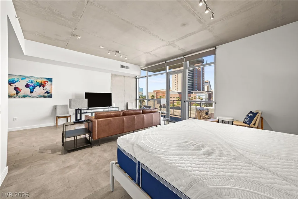 353 Bonneville, Las Vegas, NV 89101
