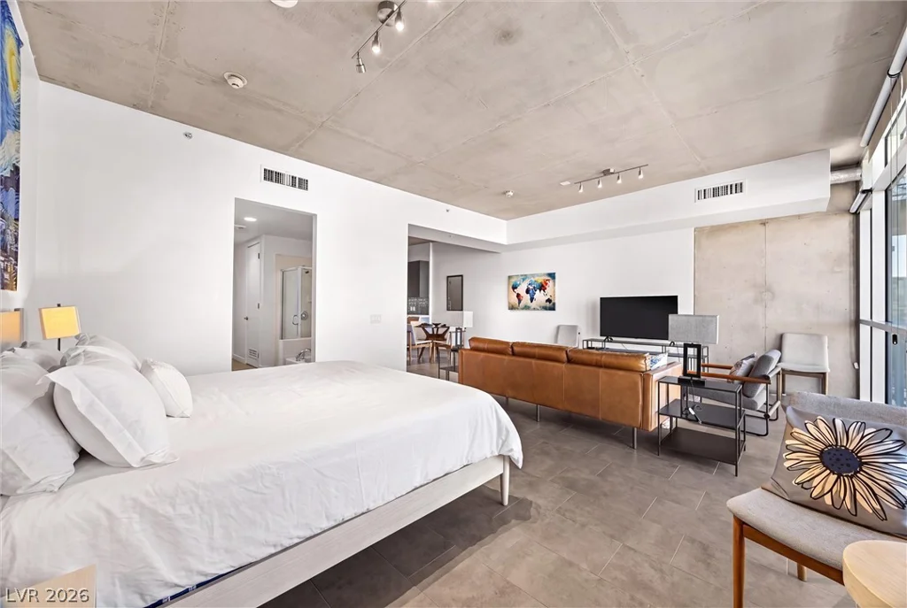 353 Bonneville, Las Vegas, NV 89101