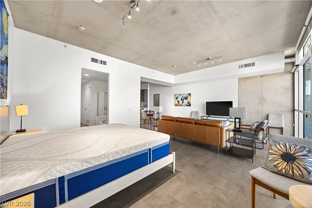 353 Bonneville, Las Vegas, NV 89101