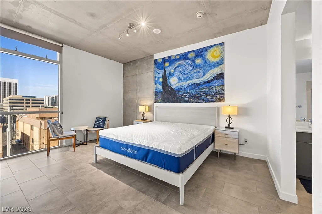 353 Bonneville, Las Vegas, NV 89101