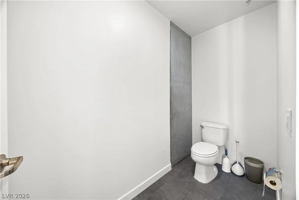353 Bonneville, Las Vegas, NV 89101