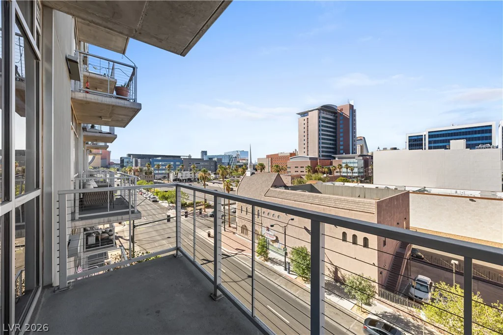 353 Bonneville, Las Vegas, NV 89101