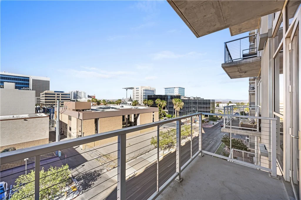 353 Bonneville, Las Vegas, NV 89101