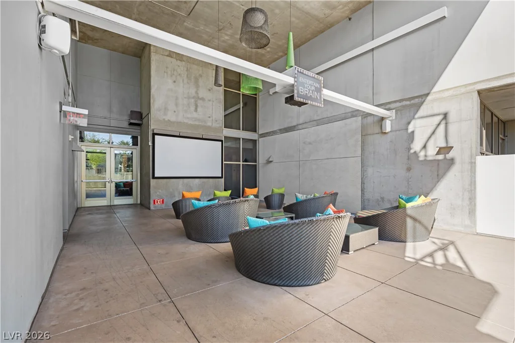 353 Bonneville, Las Vegas, NV 89101