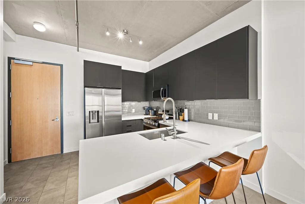 353 Bonneville, Las Vegas, NV 89101