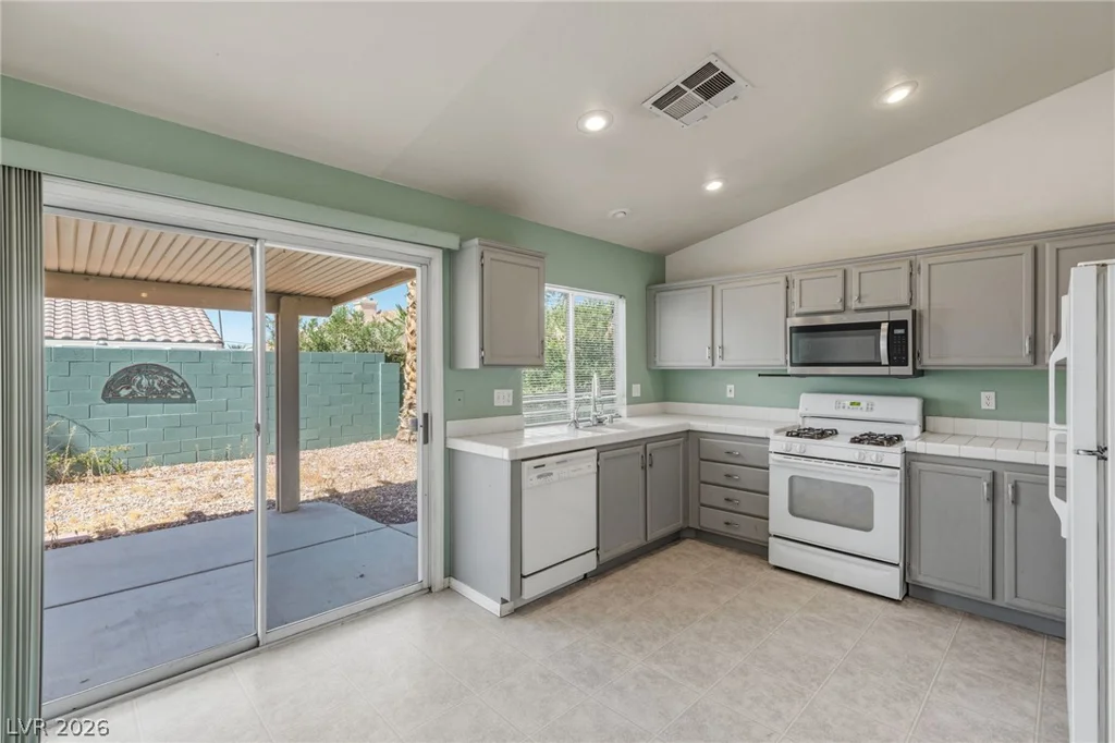 134 Windy Creek, Las Vegas, NV 89123