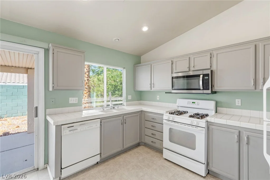 134 Windy Creek, Las Vegas, NV 89123