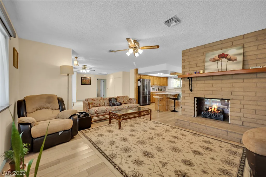 1825 Shadow Mountain, Las Vegas, NV 89108