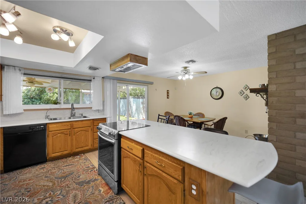 1825 Shadow Mountain, Las Vegas, NV 89108