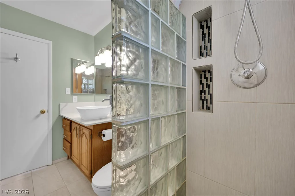 1825 Shadow Mountain, Las Vegas, NV 89108