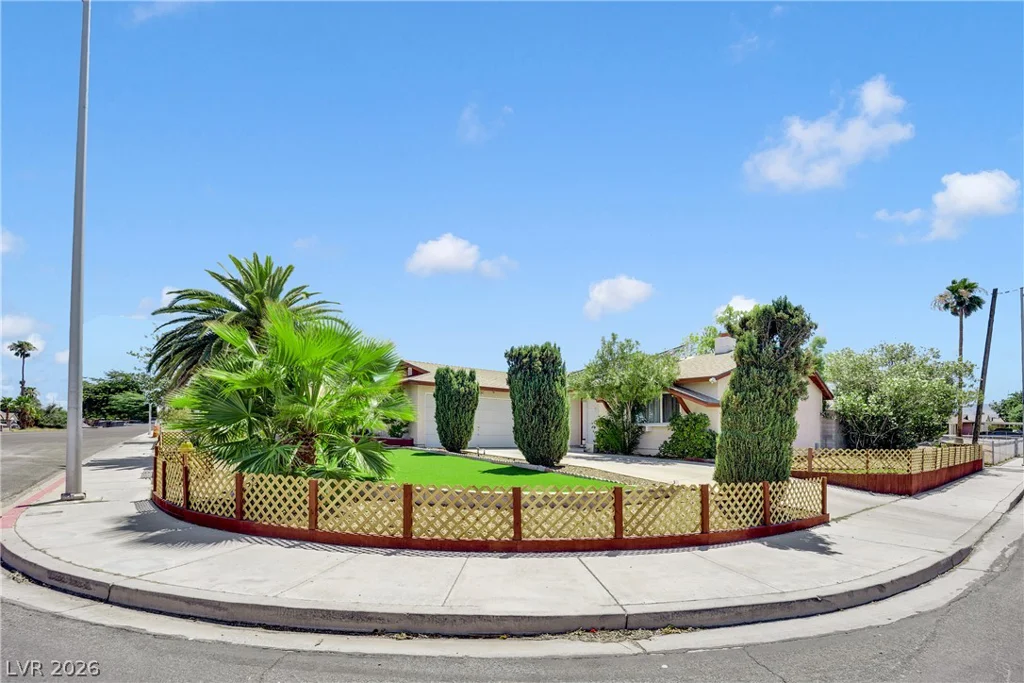 1825 Shadow Mountain, Las Vegas, NV 89108