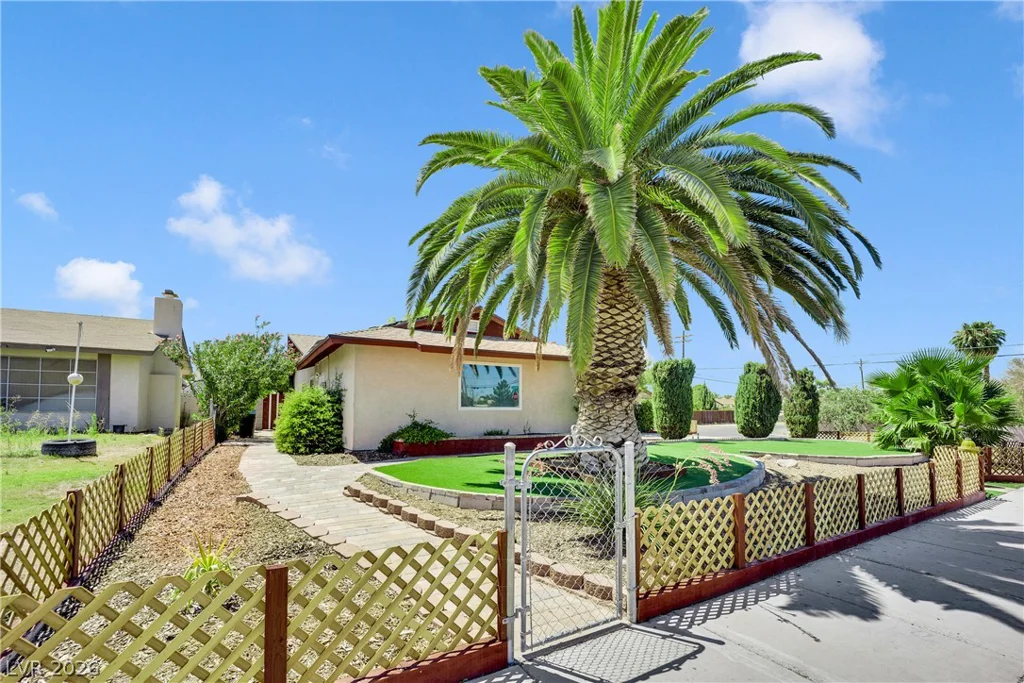 1825 Shadow Mountain, Las Vegas, NV 89108