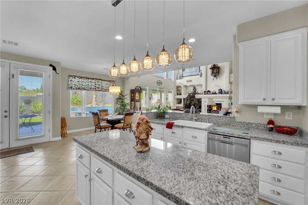 8905 Goldstone, Las Vegas, NV 89143