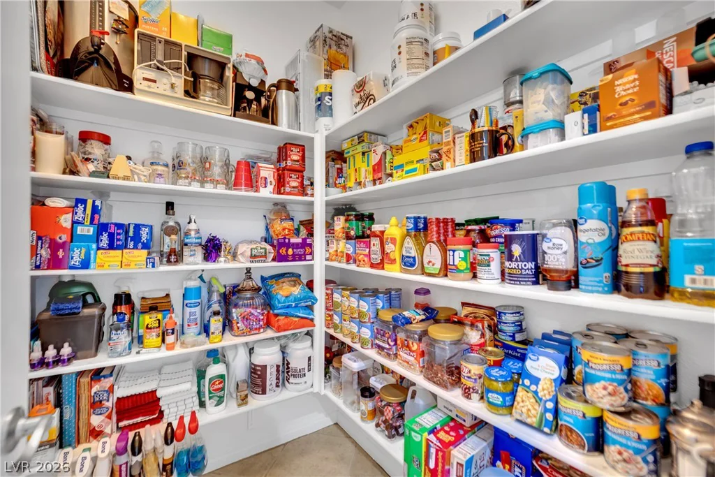 8905 Goldstone, Las Vegas, NV 89143