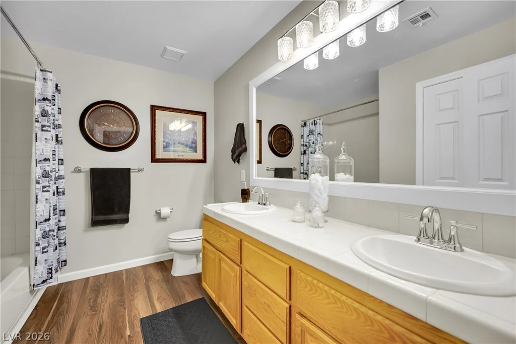 8905 Goldstone, Las Vegas, NV 89143
