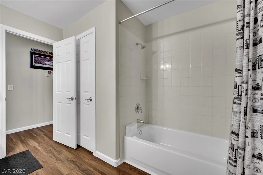 8905 Goldstone, Las Vegas, NV 89143