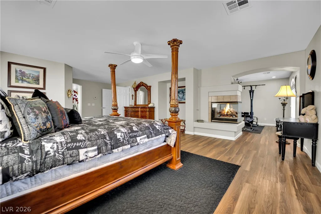 8905 Goldstone, Las Vegas, NV 89143