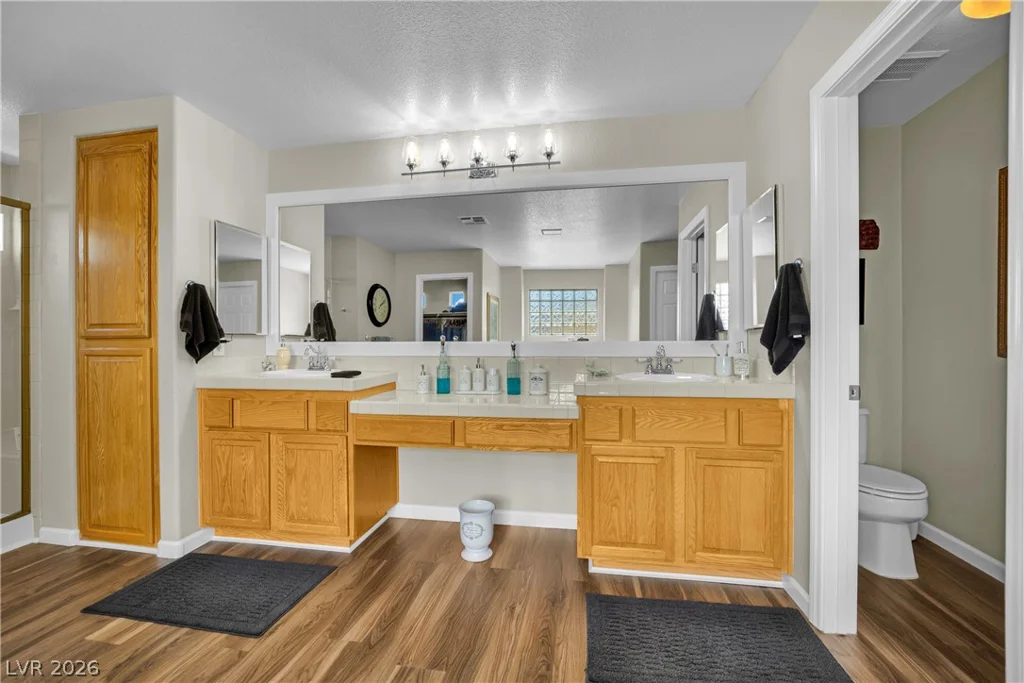 8905 Goldstone, Las Vegas, NV 89143